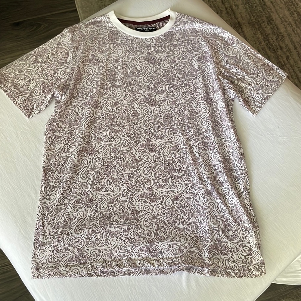 Mens L t shirt, kept very clean and white, hardly worn